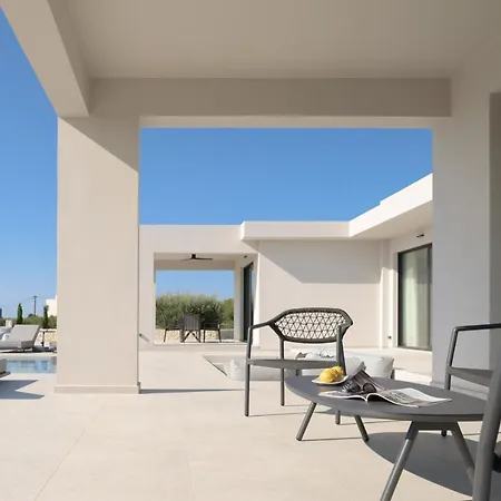 Caelum Villa, By Hellocrete *