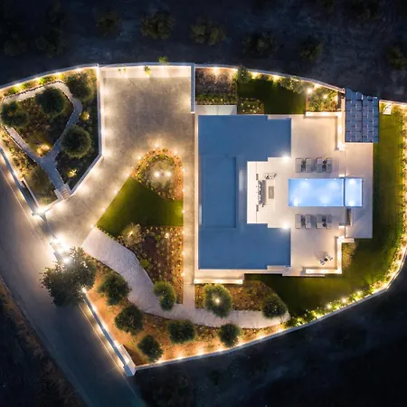 Caelum Villa, By Hellocrete 别墅 Pikris