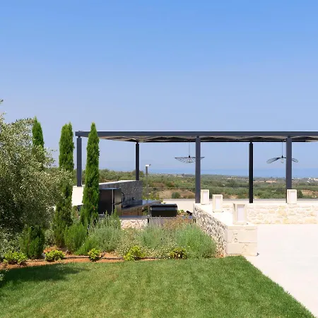 Caelum Villa, By Hellocrete 别墅 *