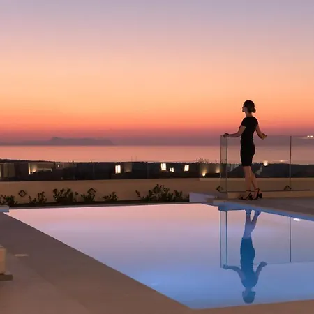 Caelum Villa, By Hellocrete Pikris