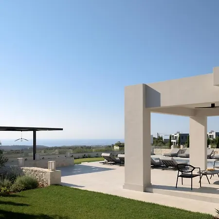 Caelum Villa, By Hellocrete Pikris
