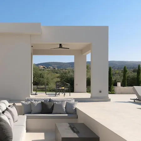Villa Caelum Villa, By Hellocrete *